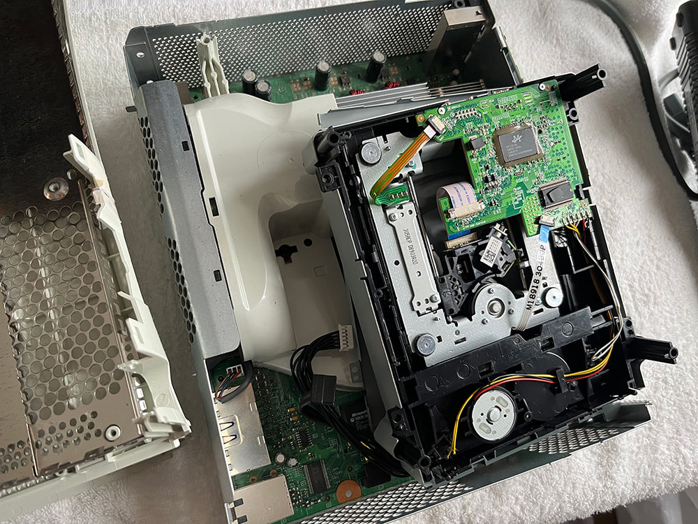 解体されたXbox360